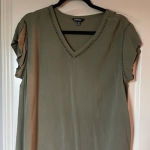 Women’s Buffalo olive top M